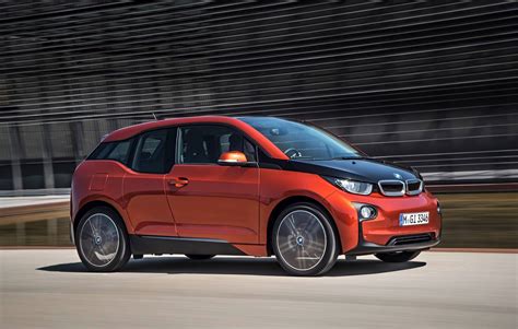 BMW i3 (94 Ah) Boot Space Dimensions & Luggage Capacity photo