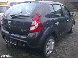 Dacia Sandero Laureate 1.6 MPI Photo