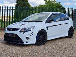 Ford Focus RS 2.5 Boot Space Dimensions & Luggage Capacity