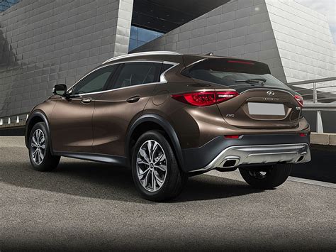 Infiniti Q30 1.6t Boot Space Dimensions & Luggage Capacity